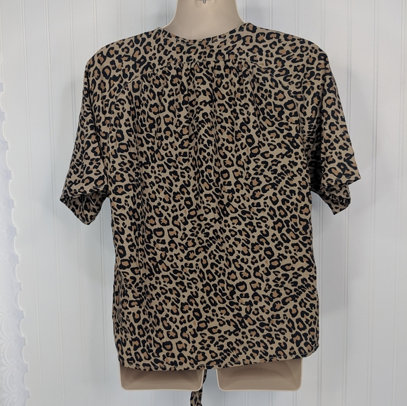Beachlunchlounge Kada Leopard Print Tie Front Top - Picture 5 of 8